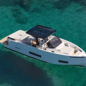 DE ANTONIO 42 Motor Yacht in Paros offering private tours to Antiparos and luxury day trips across the Greek islands