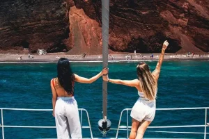 BAli 4.1 Catamaran red beach