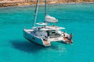 Naxos Catamaran Image 3 (900 × 582 px)