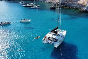Paros Luxury catamaran image 4 (900 × 582 px)