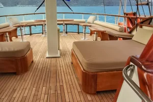 Santorini Luxury Motor Sailer 800x600 (3)