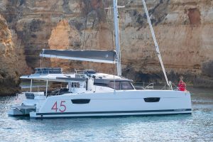 elba-45-cruising-catamarans-fountaine-pajot3-min