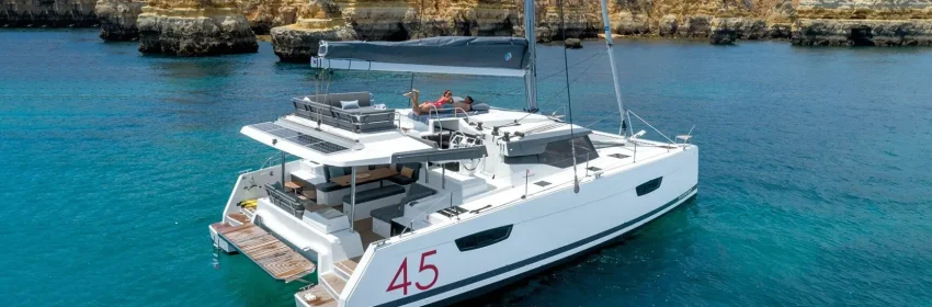 elba-45-cruising-catamarans-fountaine-pajot5-min2